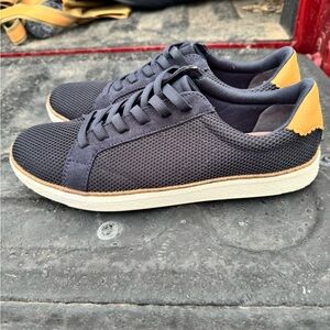 Dr. Scholl's Navy and Tan Women's Sneakers